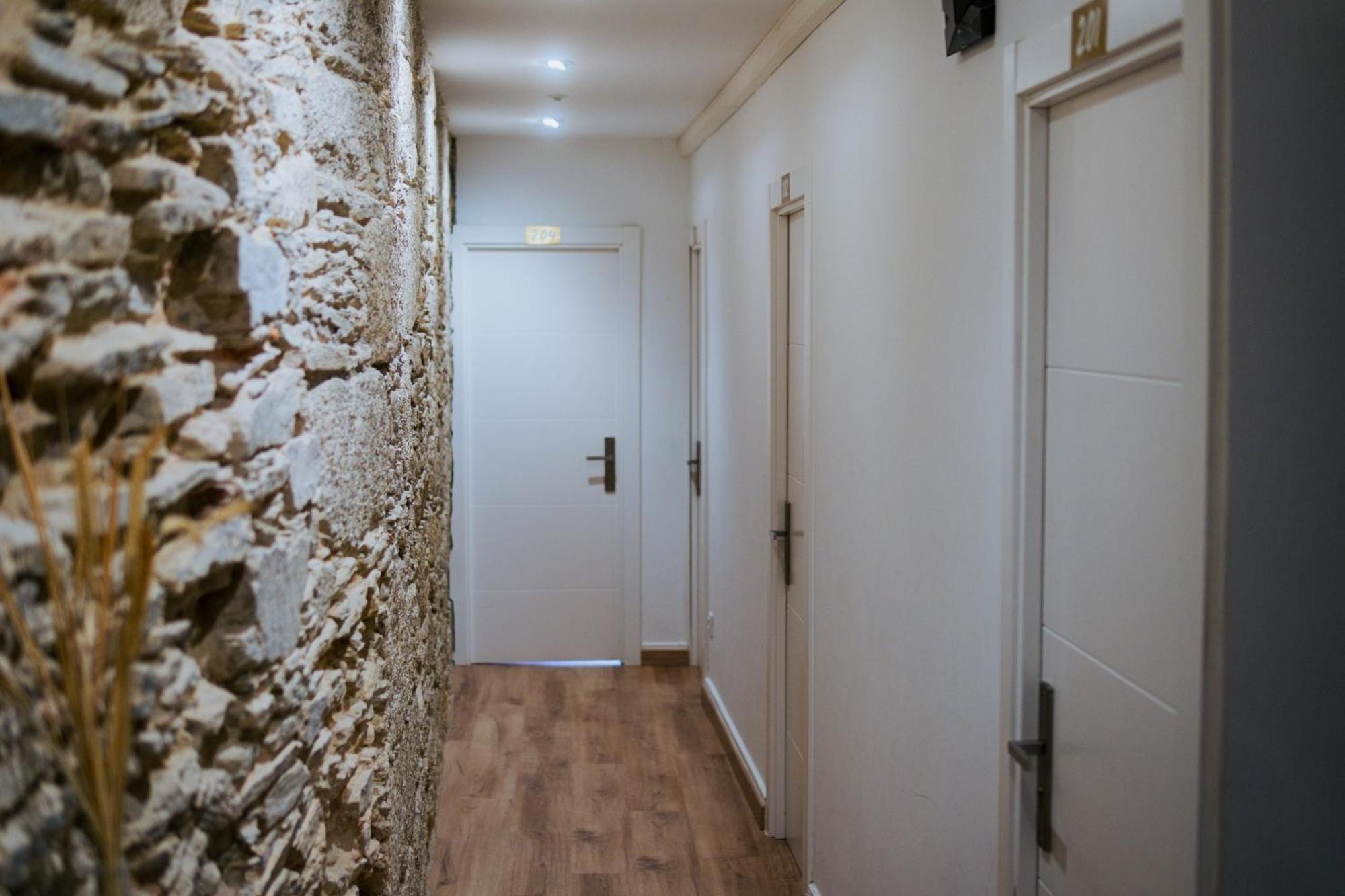 Hostal Santa Cruz サンティアゴ・デ・コンポステーラ エクステリア 写真